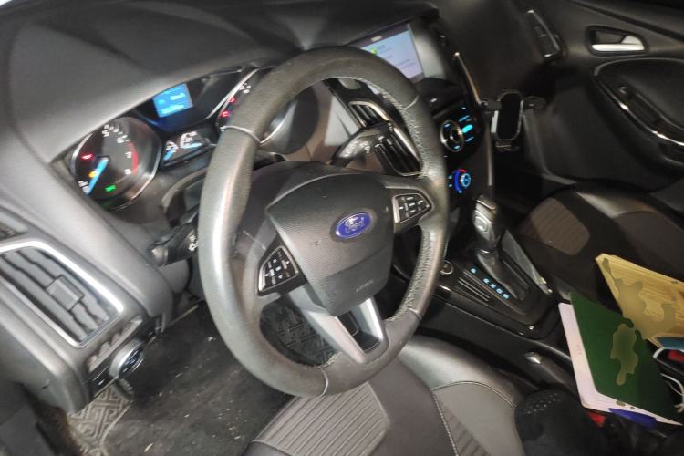 Used Ford Focus 2018 Hatchback Classic 1.6L Automatic Trendy SmartDrive Edition
