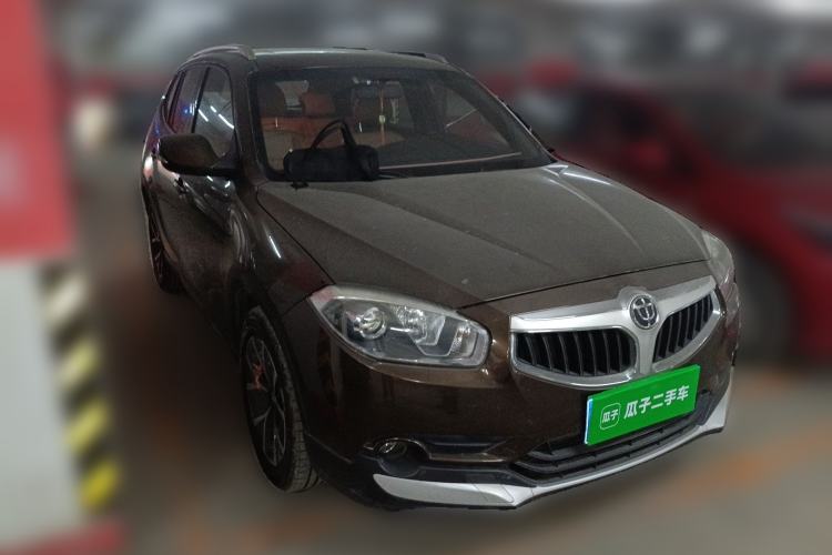 Used Brilliance V5 2016 1.5T Automatic Two-Wheel Drive Smart Version Front Right 45 Deg