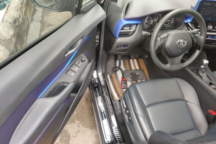 Used Toyota C-HR 2020 2.0L Leading Edition
