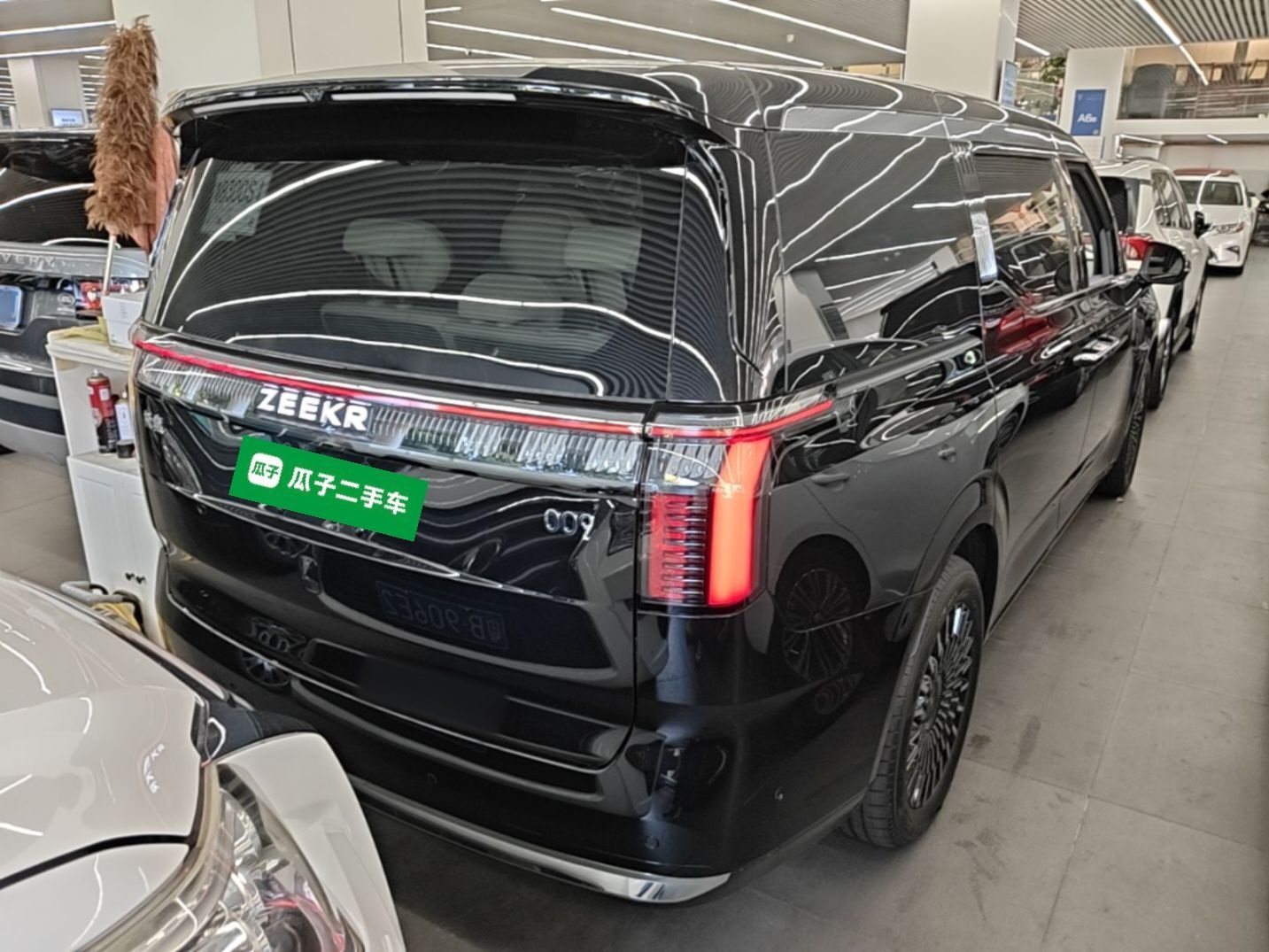 Zeekr 009 2024 7-Seater Aisle Version 108 kWh — снимка 6