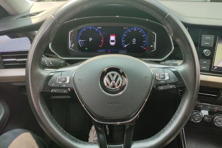 Used Volkswagen Passat 2019 330TSI Luxury Edition China VI Standard Steering Wheel