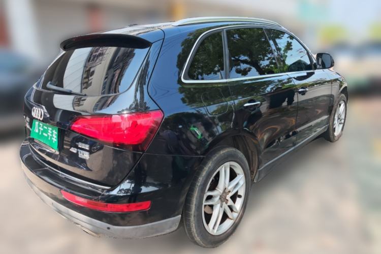 Used Audi Q5 2017 40 TFSI Comfort Model Rear Right 45 Deg
