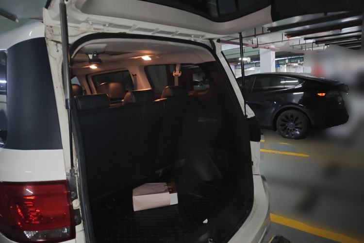 Used SAIC MAXUS G10 2014 2.0T Automatic Luxury Executive Edition