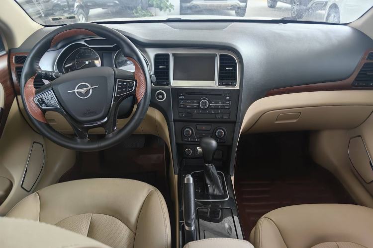 Used Haima M8 2014 2.0L Automatic Luxury Version