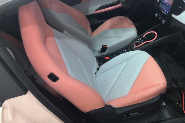 Used Chery Little Ant 2022 Sweet Pink Edition Half-Sugar Version Lithium Iron Phosphate 29.2 kWh 30 kW 301 km