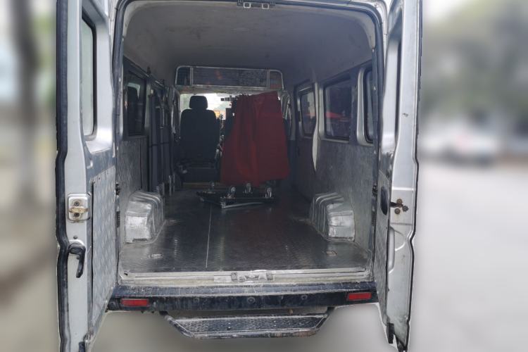 Used Dongfeng Yufeng 2021 2.0T Power King Front-Drive Logistics Vehicle Long Wheelbase Mid-Roof Design 6–9 Seats China VI Emission Standard ZD20 Trunk