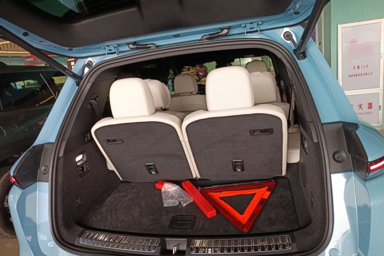 Used Li Auto L8 2025 Ultra Smart Refreshed Edition Trunk