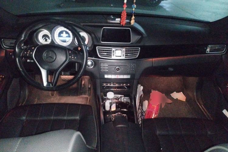 Used Mercedes-Benz E-Class 2015 Restyled E 260 L Sport Edition Center Console