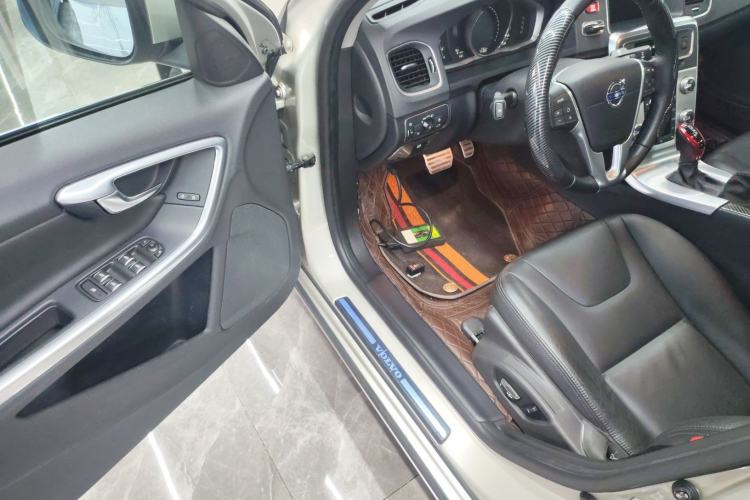 Used Volvo S60 2017 S60L T4 Smart Range Edition
