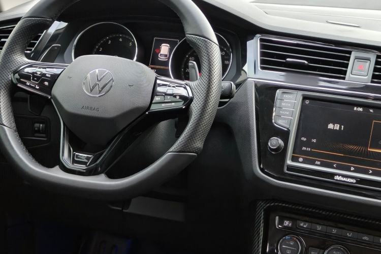 Used Volkswagen Tiguan L 2017 330TSI Automatic Two-Wheel Drive Luxury Edition
