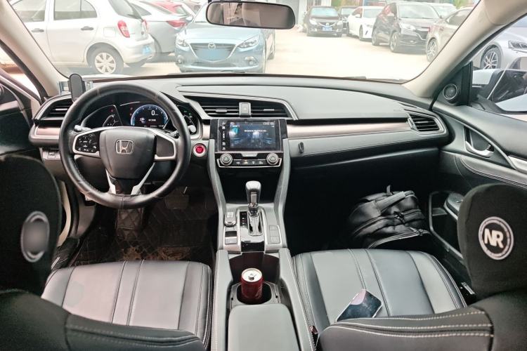 Used Honda Civic 2019 220TURBO CVT Dynamic Edition China VI Center Console