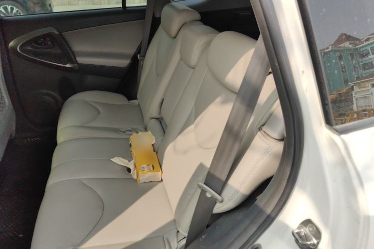 Used Toyota RAV4 2011 2.0L Automatic Luxury Edition
