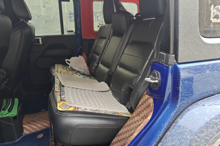 Used Jeep Wrangler 2019 2.0T Sahara 4-Door Version China V Standard
