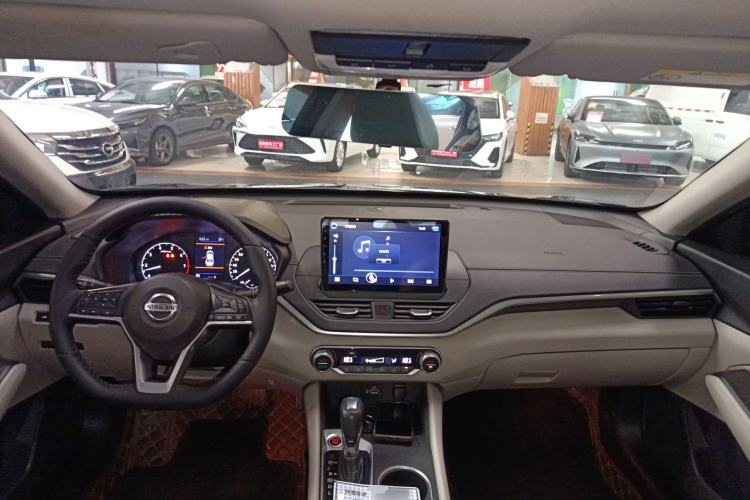 Used Nissan Teana 2019 2.0L XL Comfort Edition Center Console