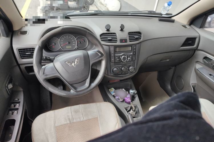 Used Wuling Hongguang 2014 1.5L S Standard Version
