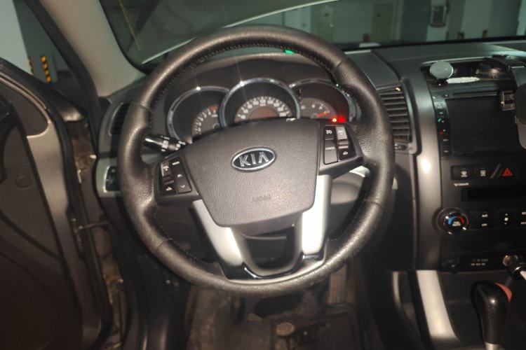 Used Kia Sorento 2009 2.4L Comfort Edition Steering Wheel