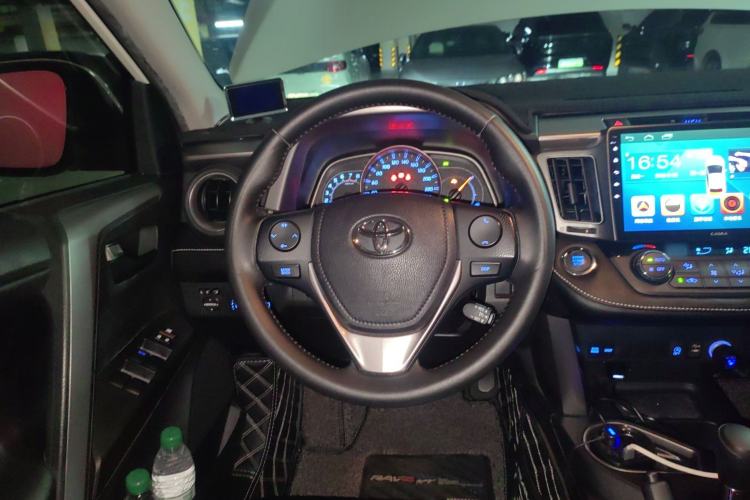 Used Toyota RAV4 2016 2.0L CVT Two-Wheel Drive Fashion Edition China V Standard