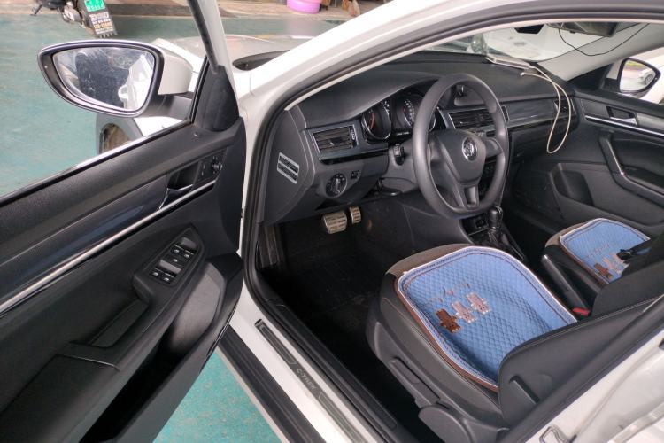 Used Volkswagen C-TREK 2017 230TSI DSG Comfort Version
