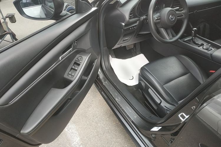 Used Mazda 3 Axela 2020 1.5L Automatic ZhiMei Edition Driver Seat