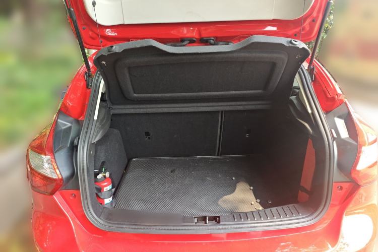 Used Ford Focus 2012 Hatchback 2.0L Automatic Luxury Sport Model Trunk