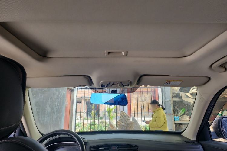 Used Geely Auto Emgrand X7 Sport 2021 Million Edition 1.8TD DCT Two-Wheel Drive Luxury Model Headliner