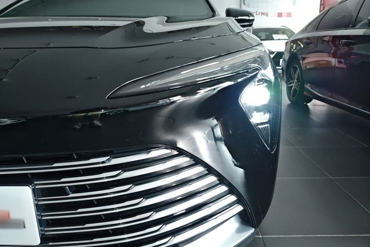 Used Buick LaCrosse 2025 28T Platinum Edition
