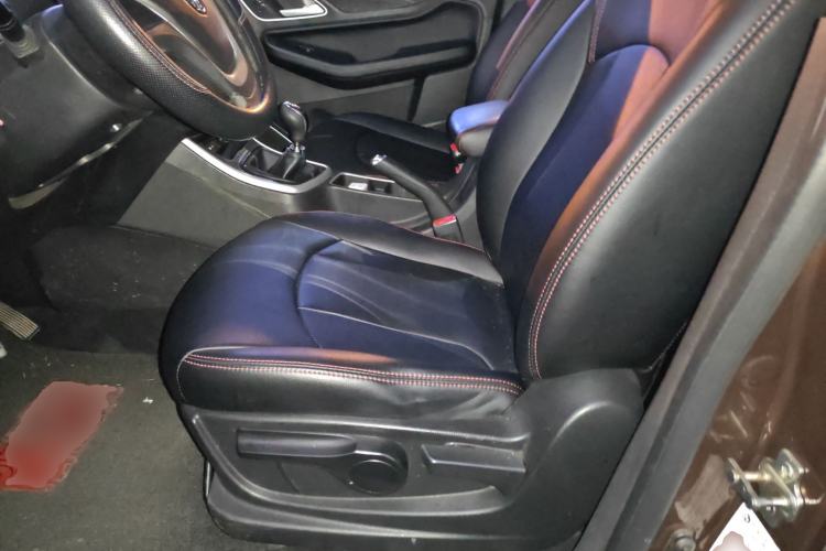 Used Baojun 560 2016 1.8L Manual Value Edition
