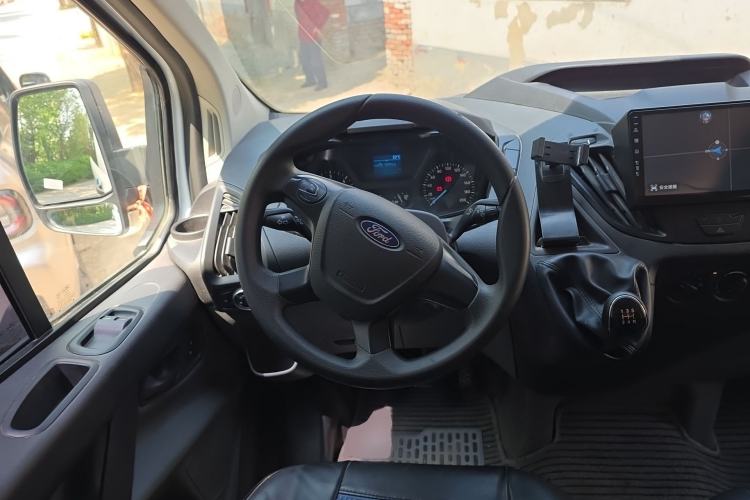 Used Ford Transit 2019 2.0T Diesel Multi-Purpose Commercial Vehicle Short Wheelbase Mid-Roof Design 6-Seater China VI Standard Steering Wheel