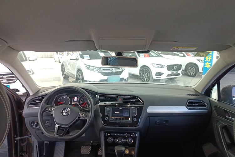 Used Volkswagen Tiguan L 2017 330TSI Automatic Two-Wheel Drive Comfort Edition Headliner