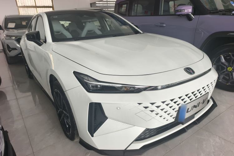 Used Changan UNI-V iDD 2024 Blue Whale Smart Electric iDD 136km Luxury Model
