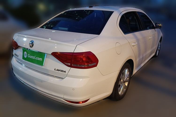 Used Volkswagen Lavida 2017 1.6L Automatic Comfort Edition
