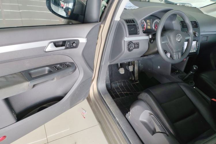 Used Volkswagen Touran 2015 1.4T Manual Fashion Edition 5-Seater
