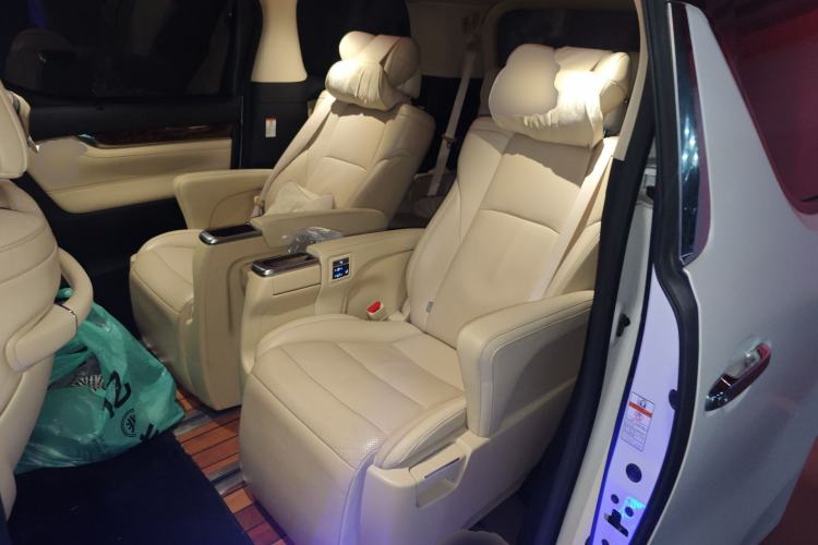 Used Toyota Alphard 2020 Dual-Engine 2.5L Luxury Edition
