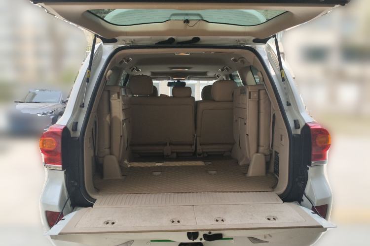 Used Toyota Land Cruiser 2014 4.0L Automatic Parallel Import Version Trunk