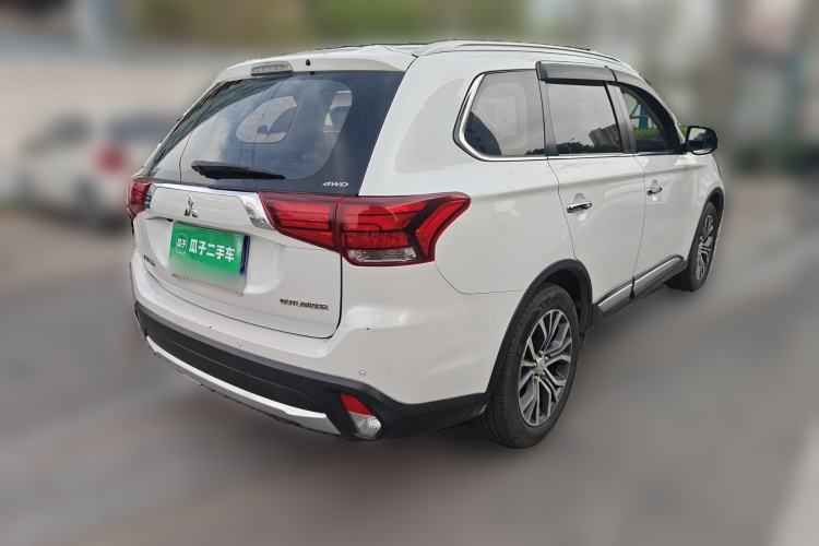 Used Mitsubishi Outlander 2016 2.4L 4x4 Elite Edition 5 Seats Rear Right 45 Deg