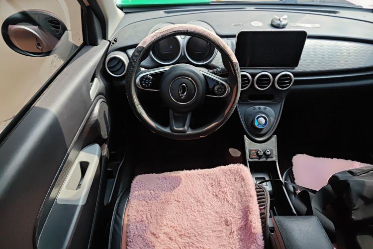 Used ORA Black Cat 2021 351 km Luxury Version Steering Wheel