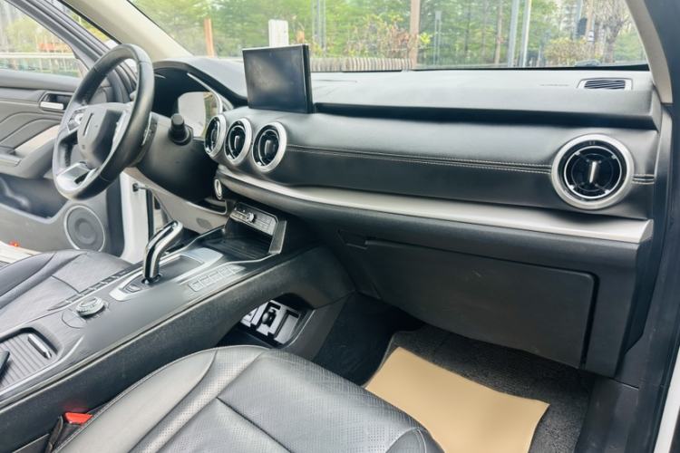 Used Wey VV6 2018 2.0T Four-Wheel Drive Flagship Version China V Standard
