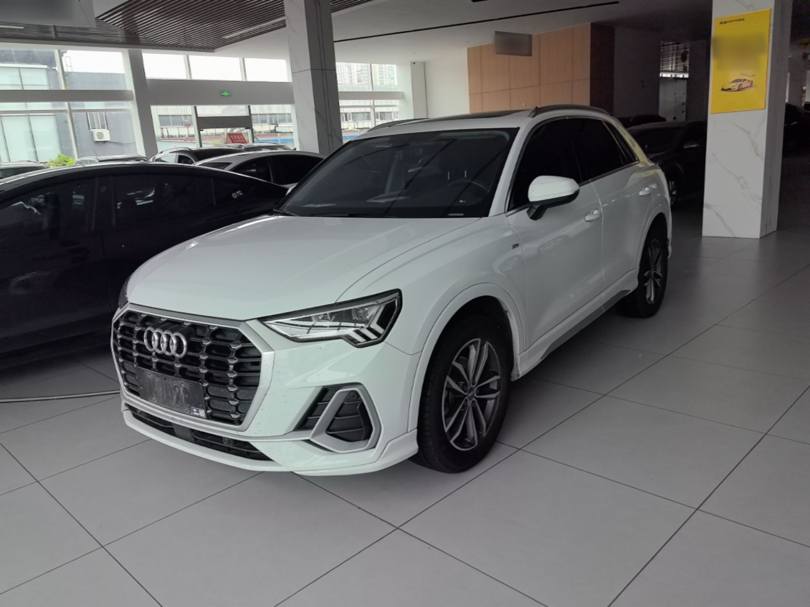 Под передней частью автомобиля