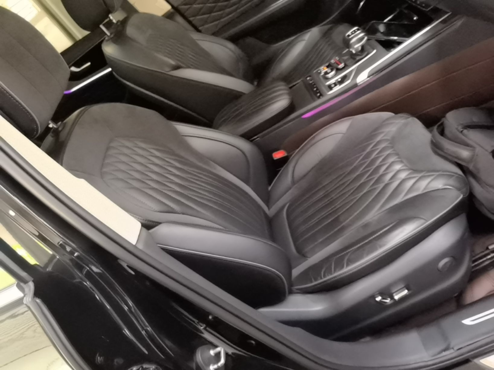 Hongqi HS5 2022 Revised Version 2.0T Smart Connect Flagship Edition — снимка 19