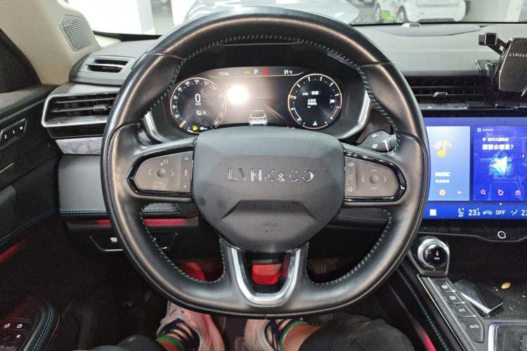 Used Lynk & Co 05 2020 2.0TD Two-Wheel Drive Shine Halo Steering Wheel