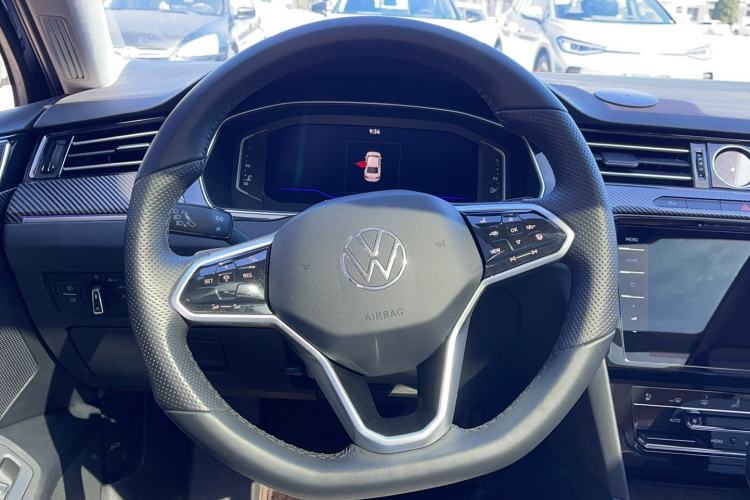 Used Volkswagen Magotan 2023 2 Million Units Commemorative Edition 330TSI DSG Luxury Version Steering Wheel