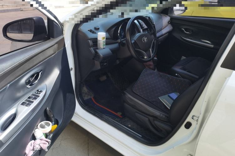 Used Toyota YARiS L Zhi Xuan 2015 1.5E Automatic Charm Edition
