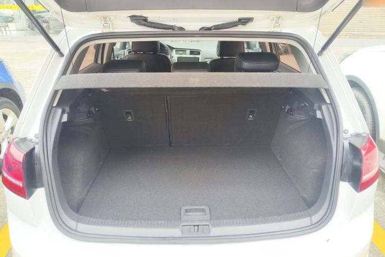 Used Volkswagen Golf 2016 180TSI Automatic Comfort Model Trunk