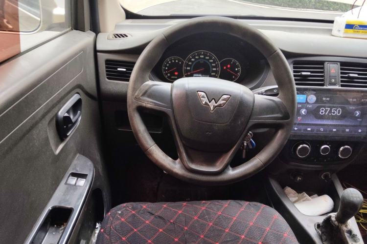 Used Wuling Rongguang V 2018 1.5L Standard Version Steering Wheel