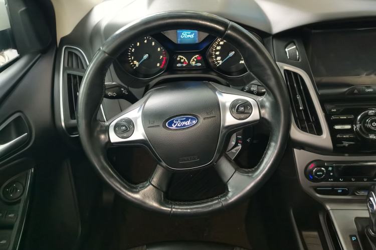 Used Ford Focus 2012 Sedan 1.6L Automatic Fashion Edition