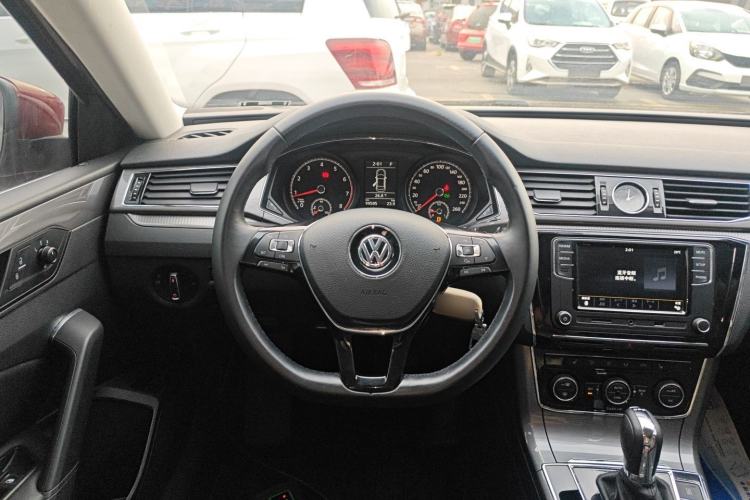 Used Volkswagen Passat 2016 330TSI DSG Luxury Edition Steering Wheel