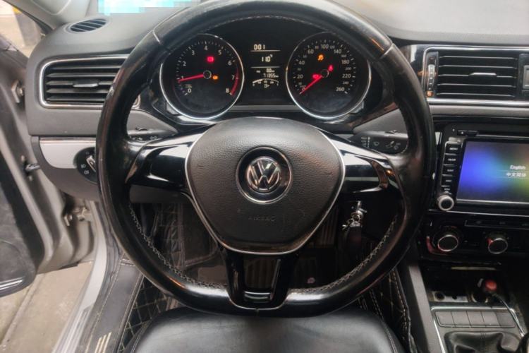 Used Volkswagen Sagitar 2015 1.6L Manual Comfort Model