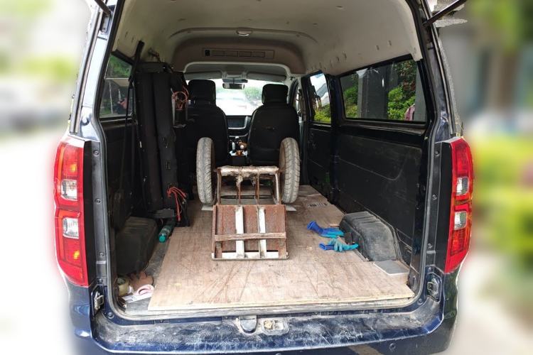 Used Jinbei Gold Hiace 2021 2.0L Passenger Vehicle Engineering Lion 6 Seats