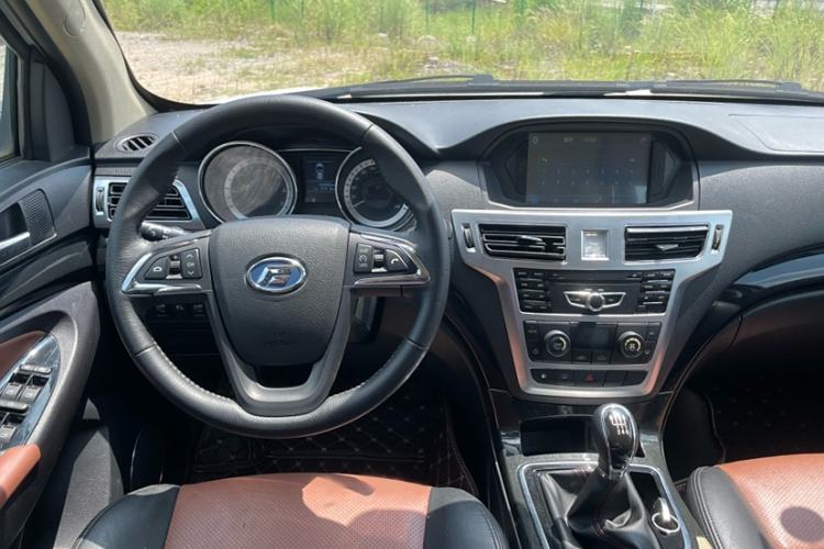 Used Foday Landfort 2017 2.0T Gasoline Manual Two-Wheel Drive Flagship Version 7 Seats