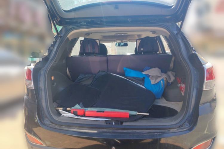 Used Hyundai ix35 2010 2.0L Automatic Two-Wheel Drive New Edition GL Trunk